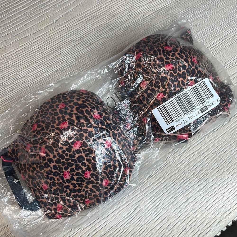NWT Victoria Secret Push Up Bra